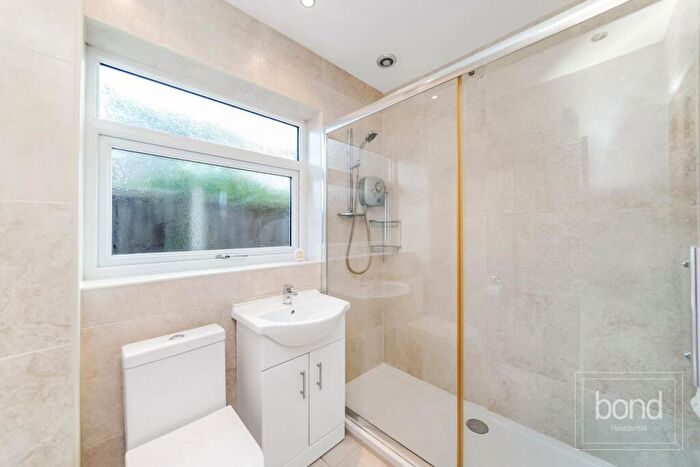 2 Bedroom Semi-Detached Bungalow For Sale In Runsell View, Danbury, Chelmsford, CM3