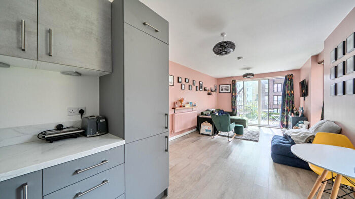 1 Bedroom Flat For Sale In Carraway Street, Reading, RG1