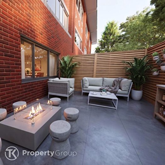 2 Bedroom Flat For Sale In St Albans, Hertfordshire, AL1