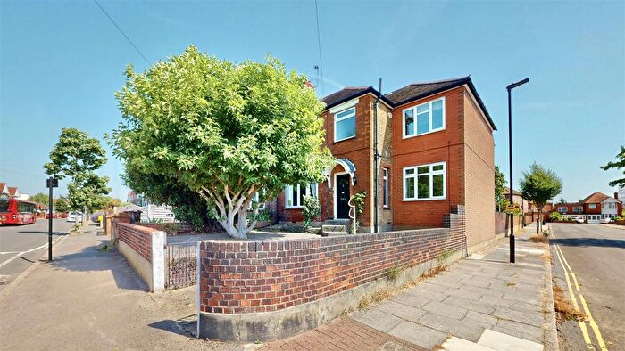 5 Bedroom Semi Detached House For Sale In Wood Lane, Isleworth, TW7