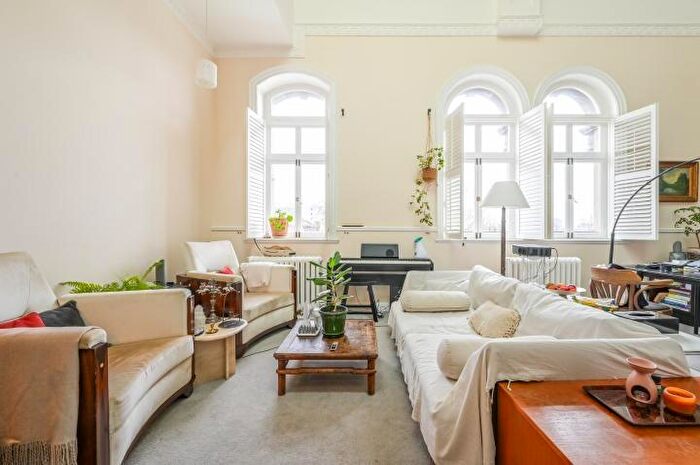 2 Bedroom Flat For Sale In Maritime House, Ensign Street, London, E1