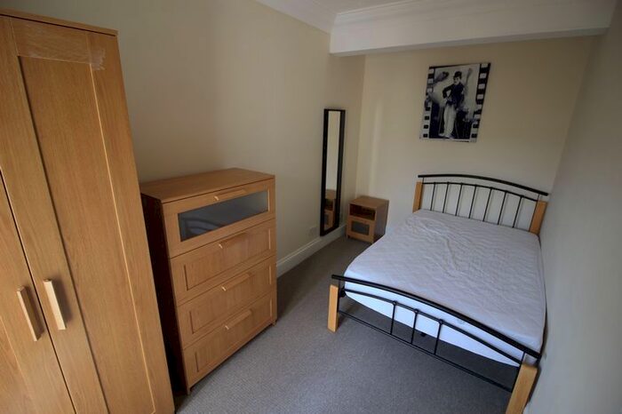 4 Bedroom Terraced House To Rent In Fully Furnished Double Room To Let, With All Bills Included, Bright Street, Gorse Hill, SN2