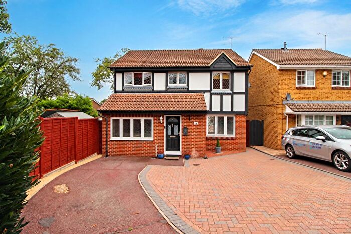 4 Bedroom Detached House For Sale In Kernham Drive, Tilehurst, Reading, RG31