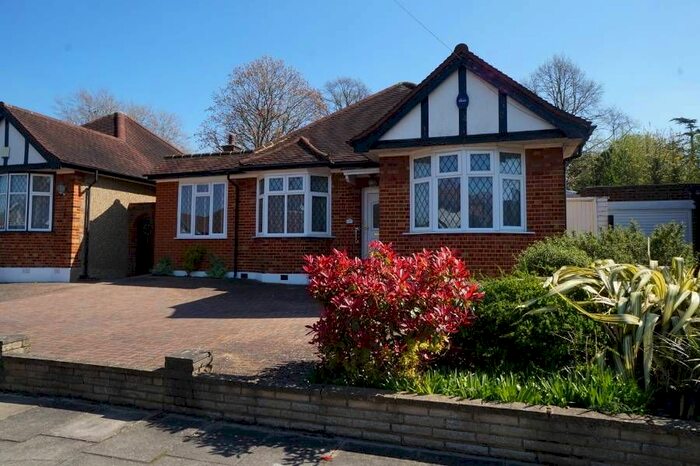 3 Bedroom Bungalow To Rent In Hereford Gardens, Pinner HA5