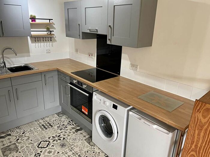 1 Bedroom Flat To Rent In Brunel Court, Walter Road, City Centre, Swansea, SA1