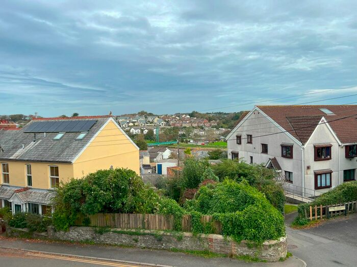 1 Bedroom Flat To Rent In Fernleigh Road, Wadebridge, PL27