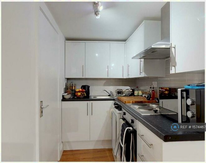 1 Bedroom Flat To Rent In West Street, Faversham, ME13