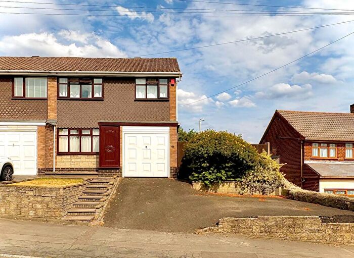 3 Bedroom End Of Terrace House For Sale In Ruiton Street, Lower Gornal, DY3