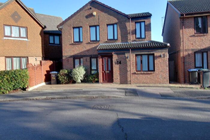 4 Bedroom Detached House To Rent In Chasewood Avenue, EN2