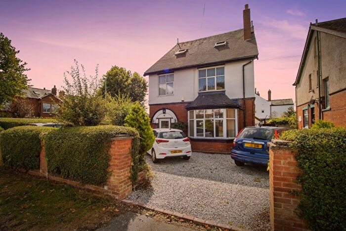 4 Bedroom Detached House For Sale In Manston Gardens, Leeds, LS15