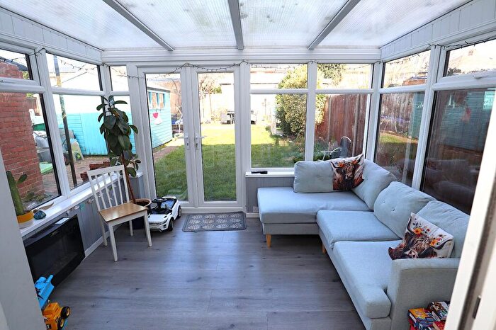 3 Bedroom Terraced House For Sale In Marshal Road, Poole, Dorset, BH17 - Photo 6