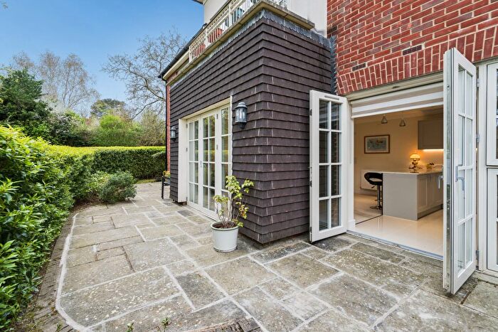 2 Bedroom Flat For Sale In Brayfield Lane, Chalfont St Giles, HP8