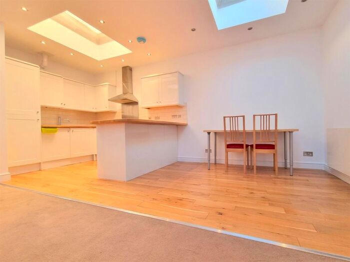 1 Bedroom Flat To Rent In Fortis Green, Muswell Hill, Haringey N2