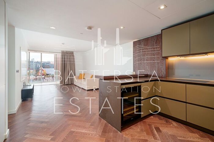 3 Bedroom Flat To Rent In L-, Circus Road West, Battersea, SW11