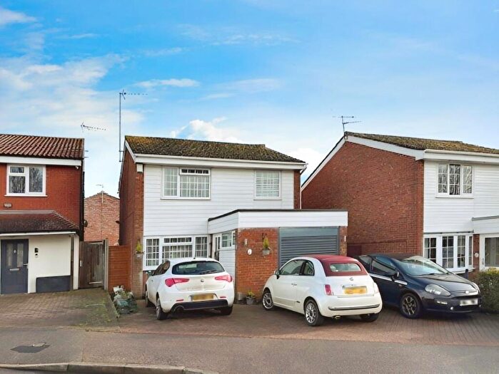 4 Bedroom Detached House For Sale In Aragon Close, Hemel Hempstead, HP2