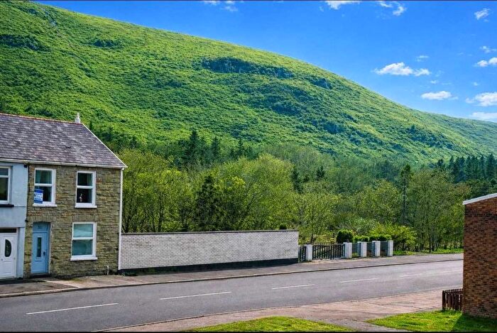 3 Bedroom Semi-detached House For Sale In High Street, Porth, CF39