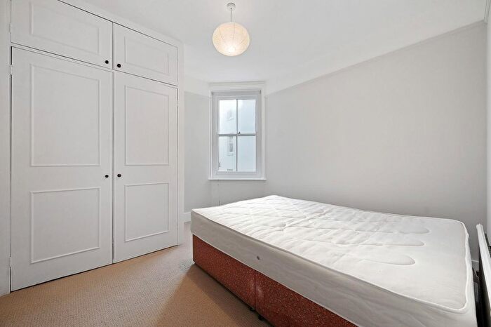 3 Bedroom Flat To Rent In Johnson Mansions, Queens Club Gardens, W14