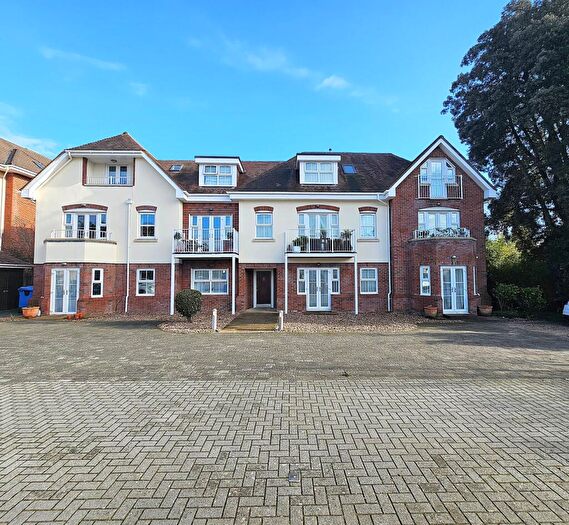 2 Bedroom Apartment For Sale In St Peters Road, Lower Parkstone, Poole, BH14