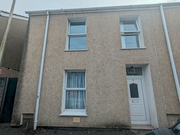 3 Bedroom Terraced House To Rent In Upper Inkerman Street, Llanelli, Carmarthenshire., SA15