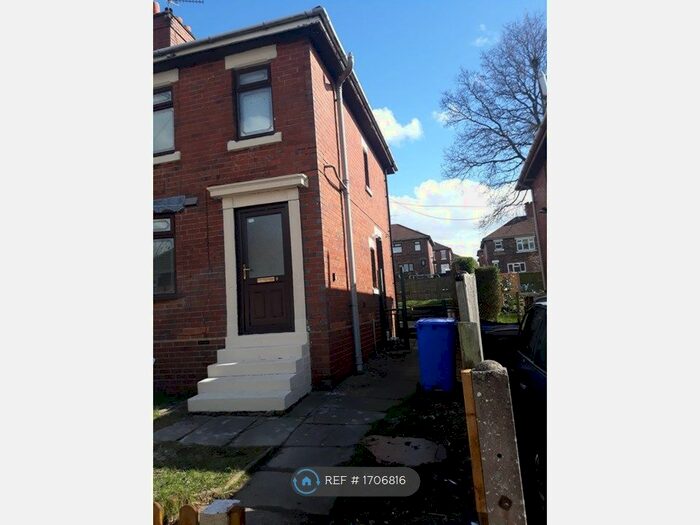 3 Bedroom Semi-Detached House To Rent In Dale Avenue, Stoke-On-Trent, ST6