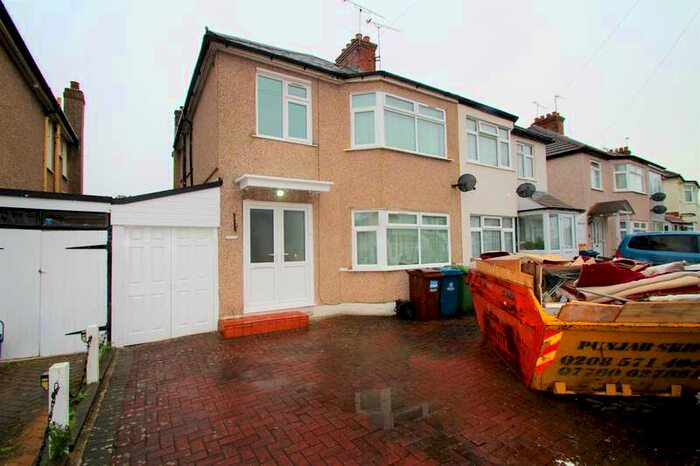 4 Bedroom Property To Rent In Canterbury Road, Harrow, HA1