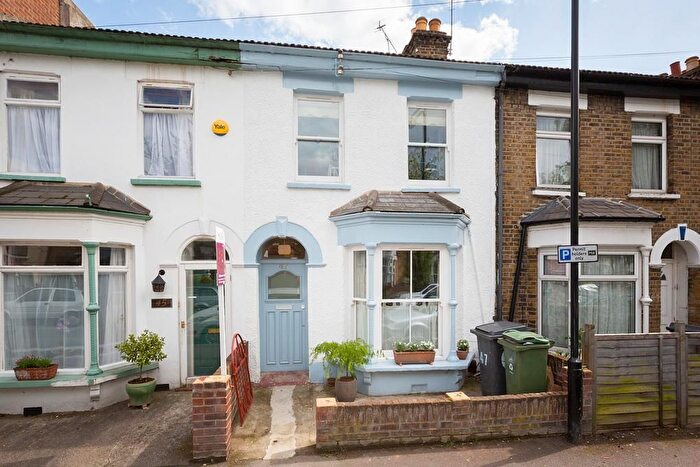 2 Bedroom Terraced House To Rent In Woodville Road, Walthamstow, E17