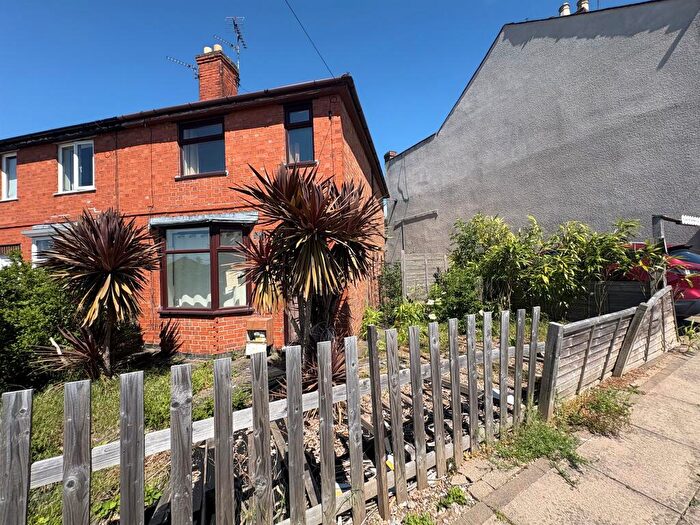 2 Bedroom Semi-Detached House For Sale In Lorraine Road, Leicester, LE2