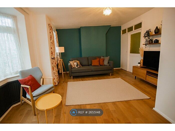 3 Bedroom Semi-Detached House To Rent In Queensland Avenue, London, SW19