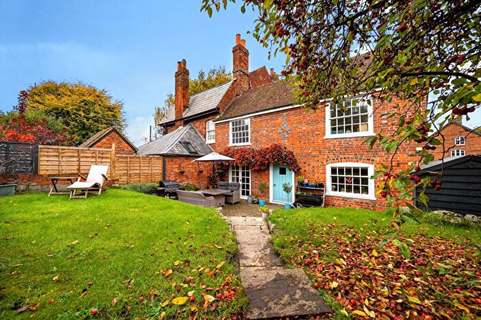 5 Bedroom Semi-Detached House For Sale In London Road, Marlborough, SN8