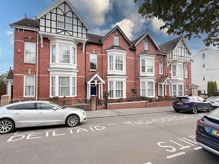 4 Bedroom Town House For Sale In Goring Road, Llanelli, SA15