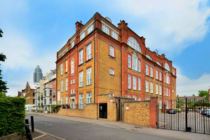 2 Bedroom Flat To Rent In Lawn Lane, Vauxhall, London, SW8