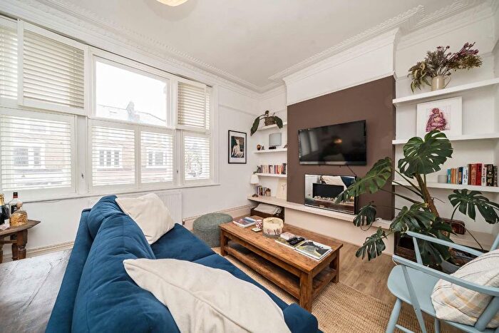 1 Bedroom Flat To Rent In Northcote Road, Battersea, SW11