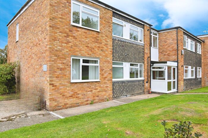 2 Bedroom Flat For Sale In Cressex Close, Binfield, RG42