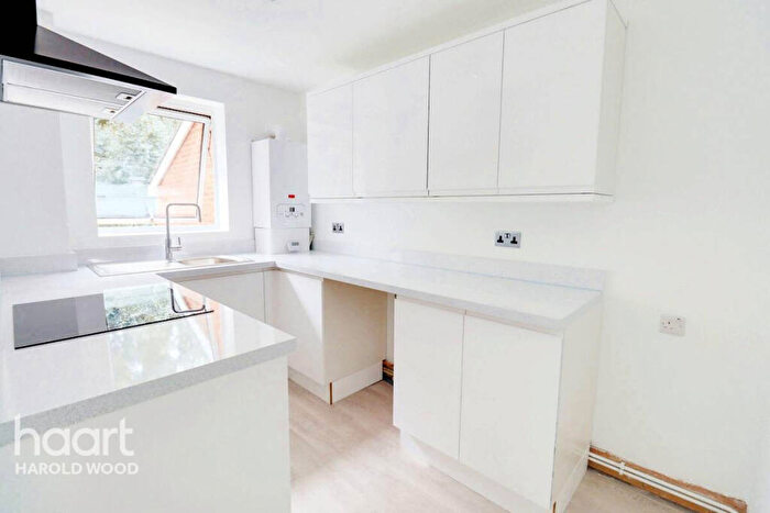 1 Bedroom Apartment For Sale In Harkness Close, Harold Hill, RM3