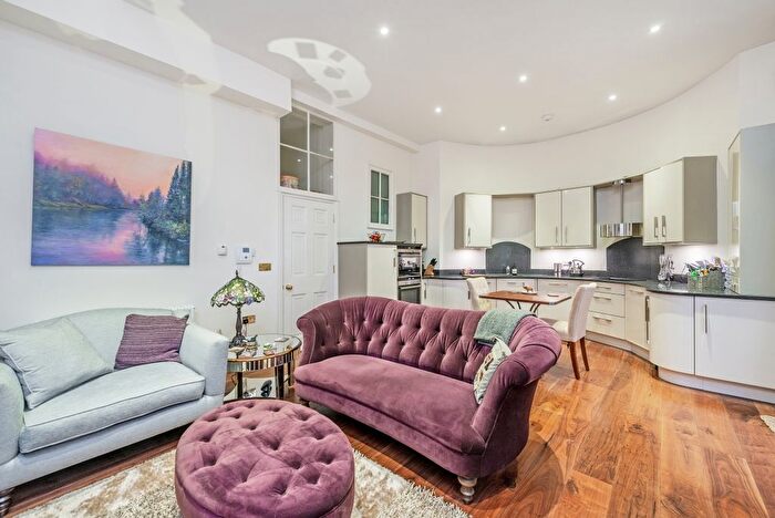 2 Bedroom Flat To Rent In City Road, Clerkenwell, London, EC1V