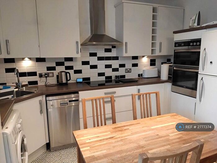 2 Bedroom Flat To Rent In Sunnybank Place, Aberdeen, AB24