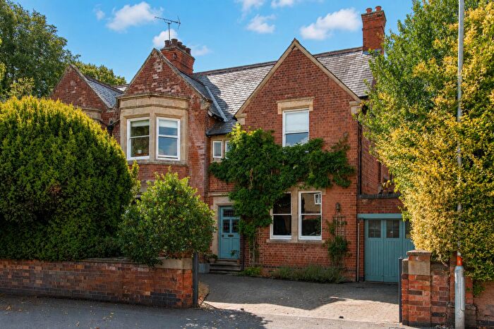 5 Bedroom Semi-Detached House For Sale In Headlands, Kettering, NN15