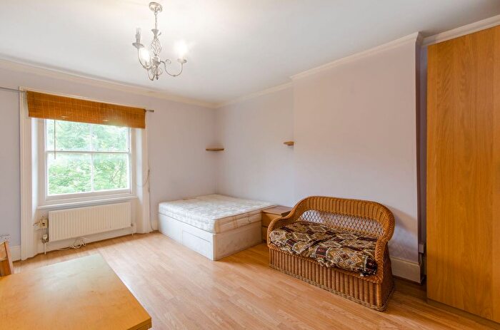 Studio To Rent In Swiss Cottage, London, NW3