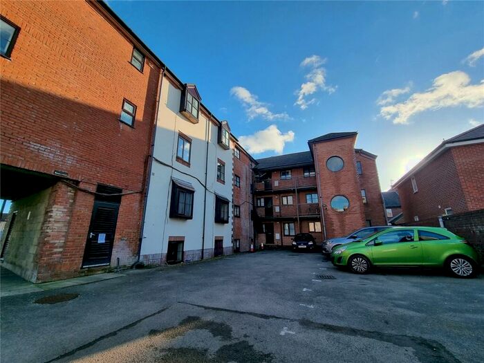 1 Bedroom Flat To Rent In Inverness Road, Gosport, PO12