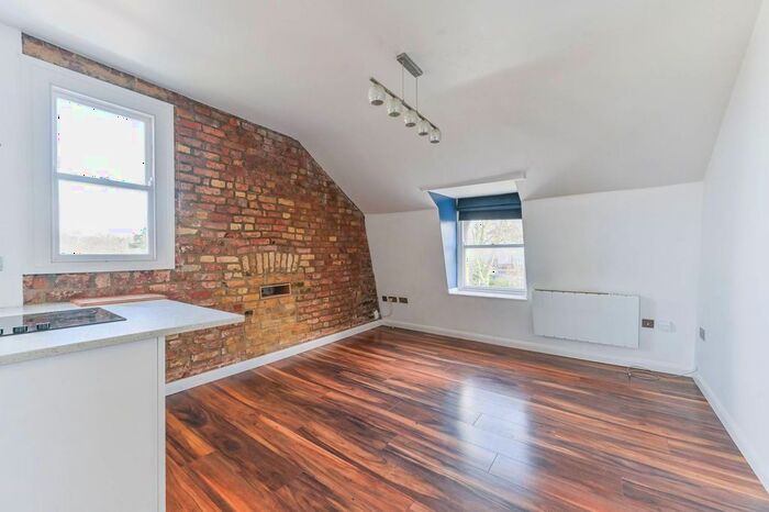 2 Bedroom Flat To Rent In The Heights, Beauchamp Road, London, Crystal Palace, London, SE19