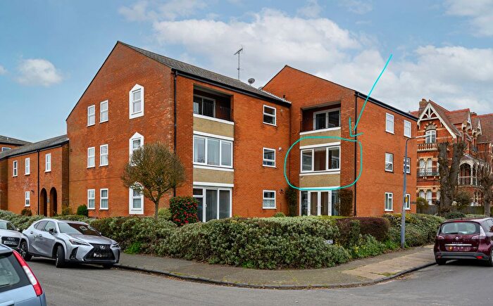 2 Bedroom Flat For Sale In Cardinals Court, Felixstowe, IP11