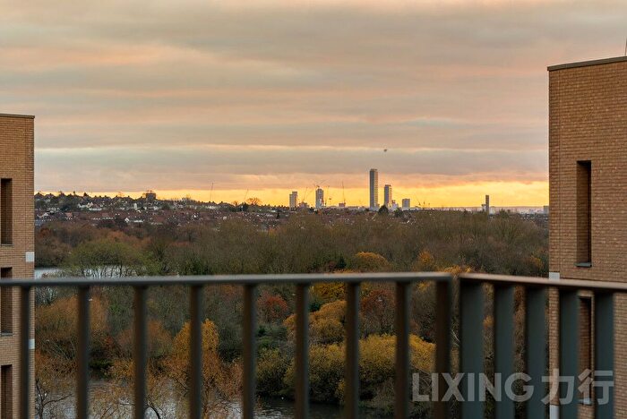 3 Bedroom Flat To Rent In Moorhen Drive, Hendon, NW9