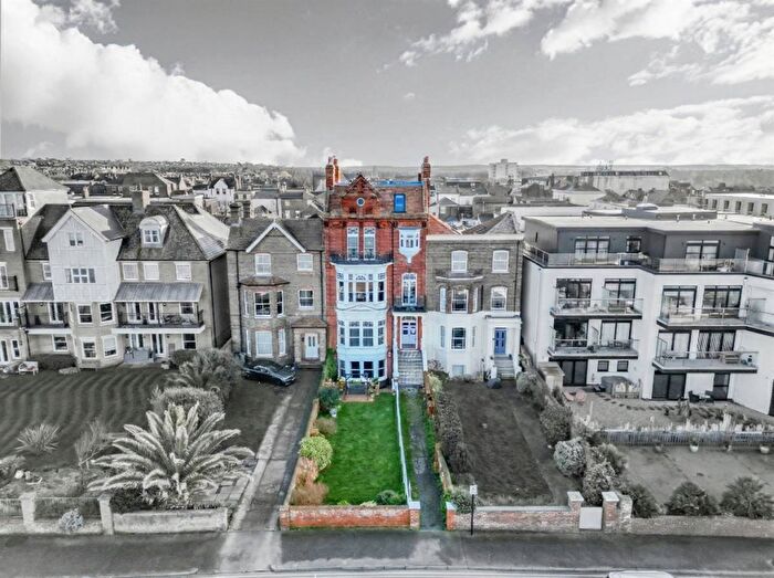 2 Bedroom Apartment For Sale In Central Parade, Herne Bay, CT6