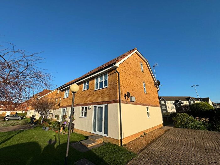 Flat To Rent In Falmouth Close, Eastbourne, BN23