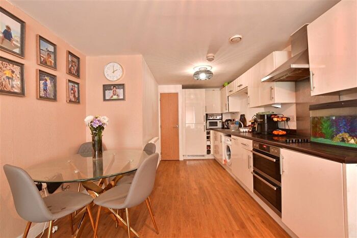 2 Bedroom Maisonette For Sale In Maxwell Road, Romford, Essex, RM7