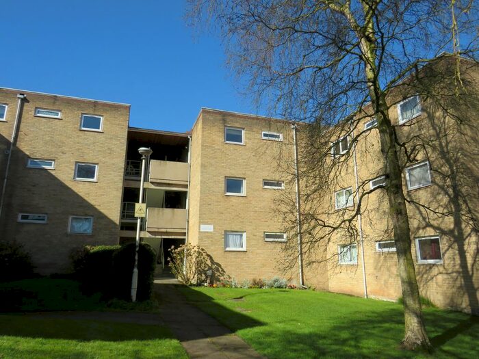 2 Bedroom Flat To Rent In Mount Way, Bebington, Wirral, CH63