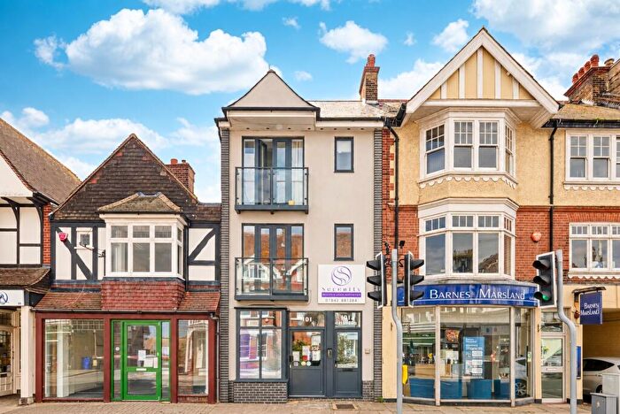 3 Bedroom Flat For Sale In High Street, Broadstairs, Kent, CT10