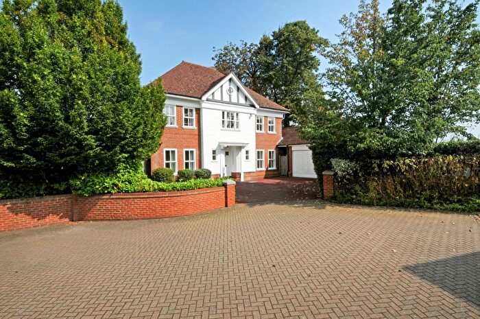 5 Bedroom Detached House To Rent In Queens Acre, Windsor, SL4