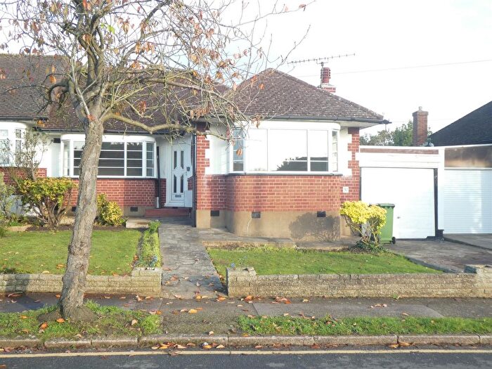 3 Bedroom Semi-Detached Bungalow For Sale In The Byway, Potters Bar, EN6