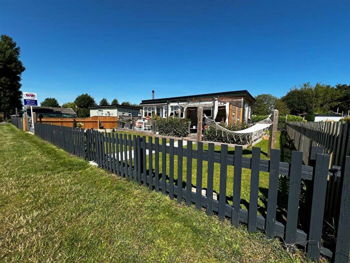 2 Bedroom Chalet For Sale In Humberston Fitties, Humberston, Grimsby, N.E. Lincs, DN36